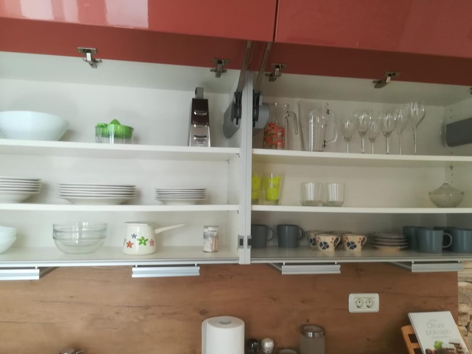 Coffee/tea facilities, Kitchen or kitchenette