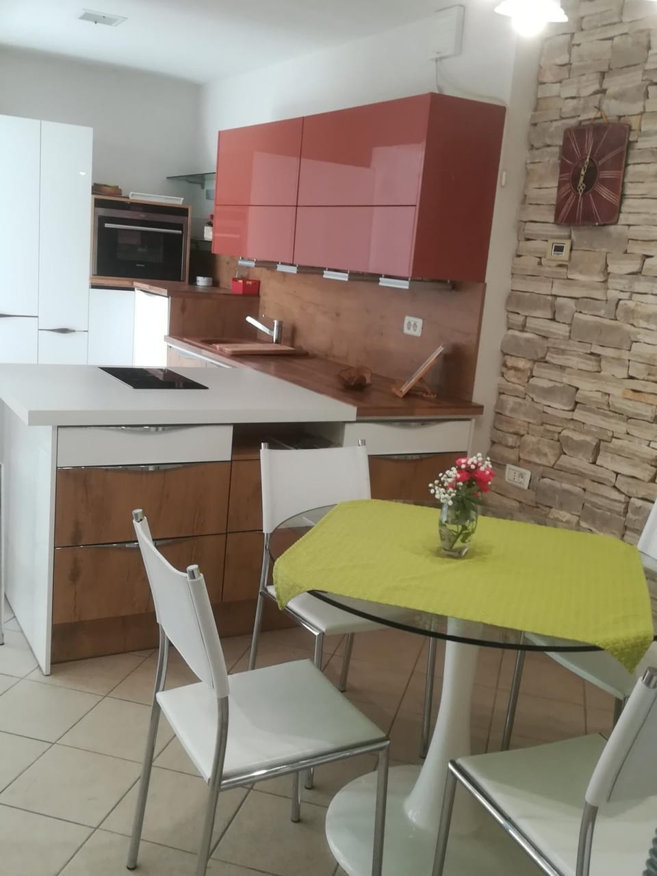 Kitchen or kitchenette, Dining area, pet friendly