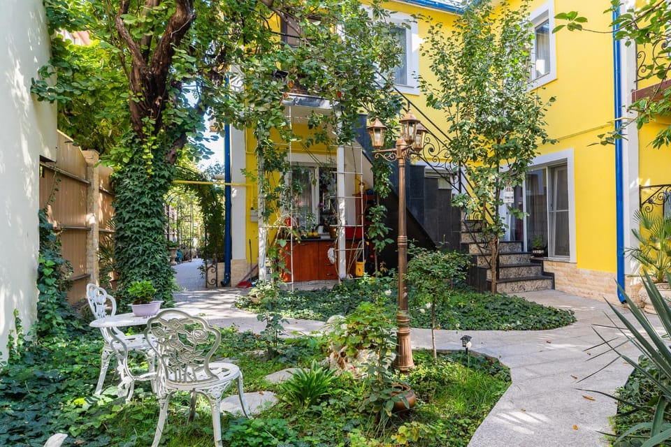 Property building, Garden