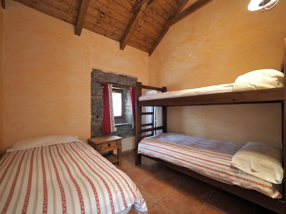 bunk bed