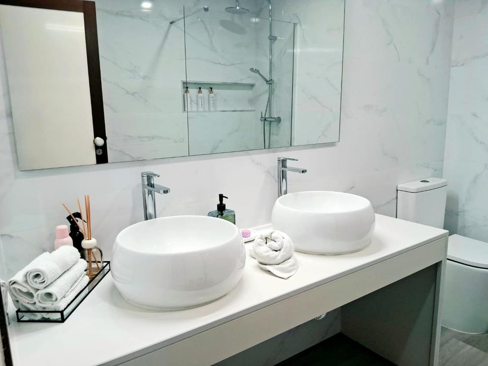 Bathroom, Spa and wellness centre/facilities, towels