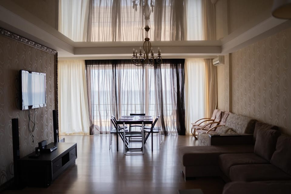 Poseidon Deluxe перша лінія з басейном Apartment in Odessa