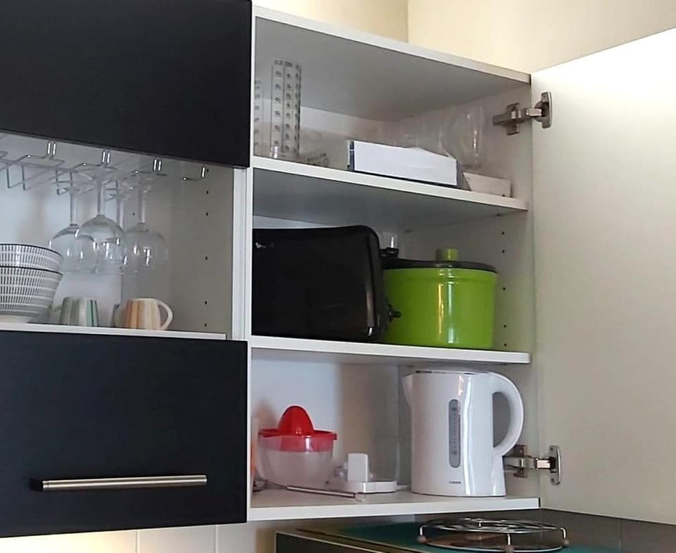 Coffee/tea facilities, Kitchen or kitchenette, kitchen