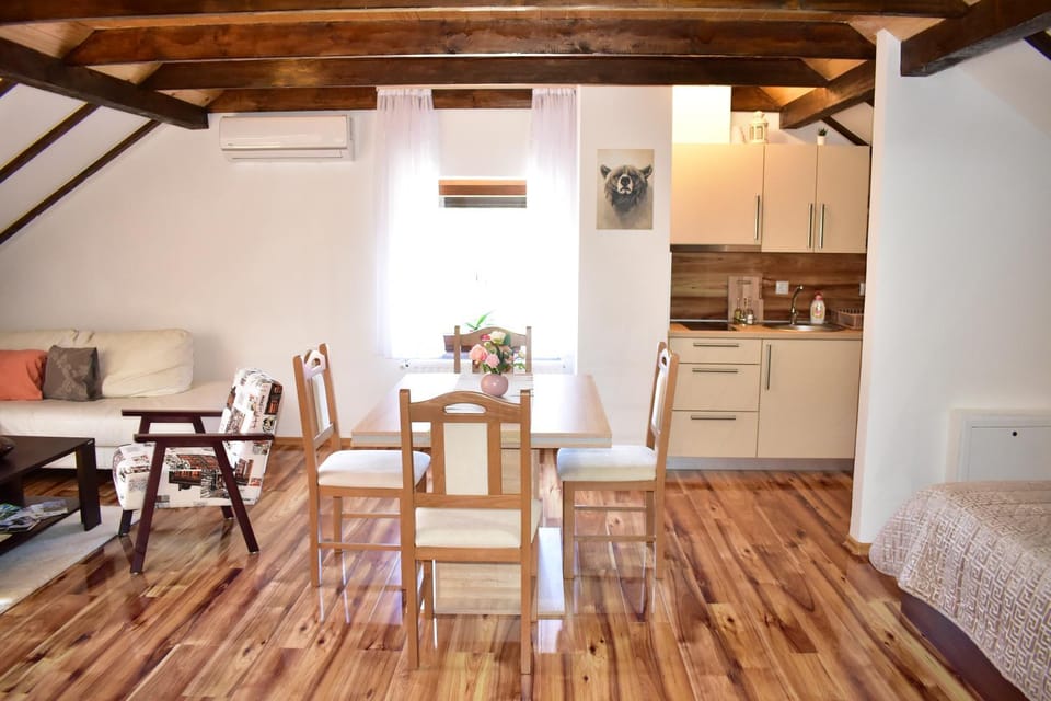 Kitchen or kitchenette, Living room, Dining area