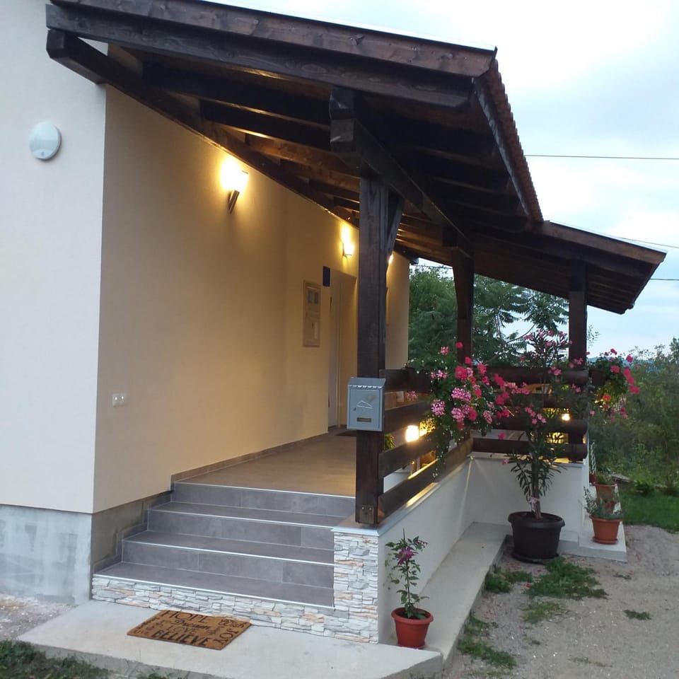 Property building, Facade/entrance, Garden view