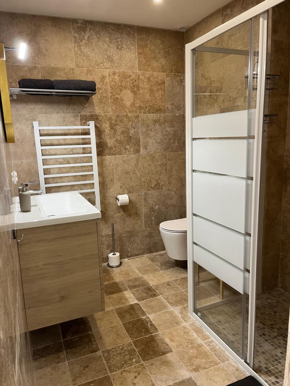 Grand Tamaris Hosting Bed and Breakfast in Arles