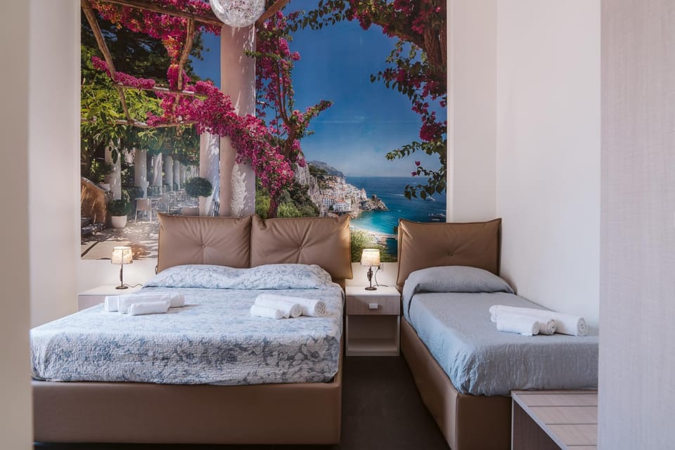 Bed, Natural landscape, Photo of the whole room, Bedroom, towels