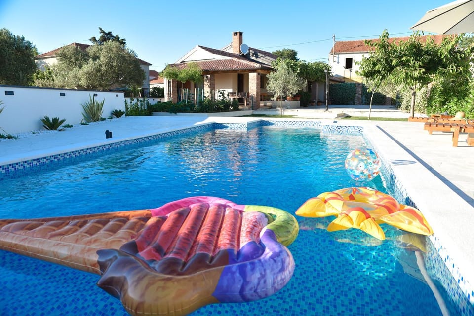 Property building, Pool view, Swimming pool