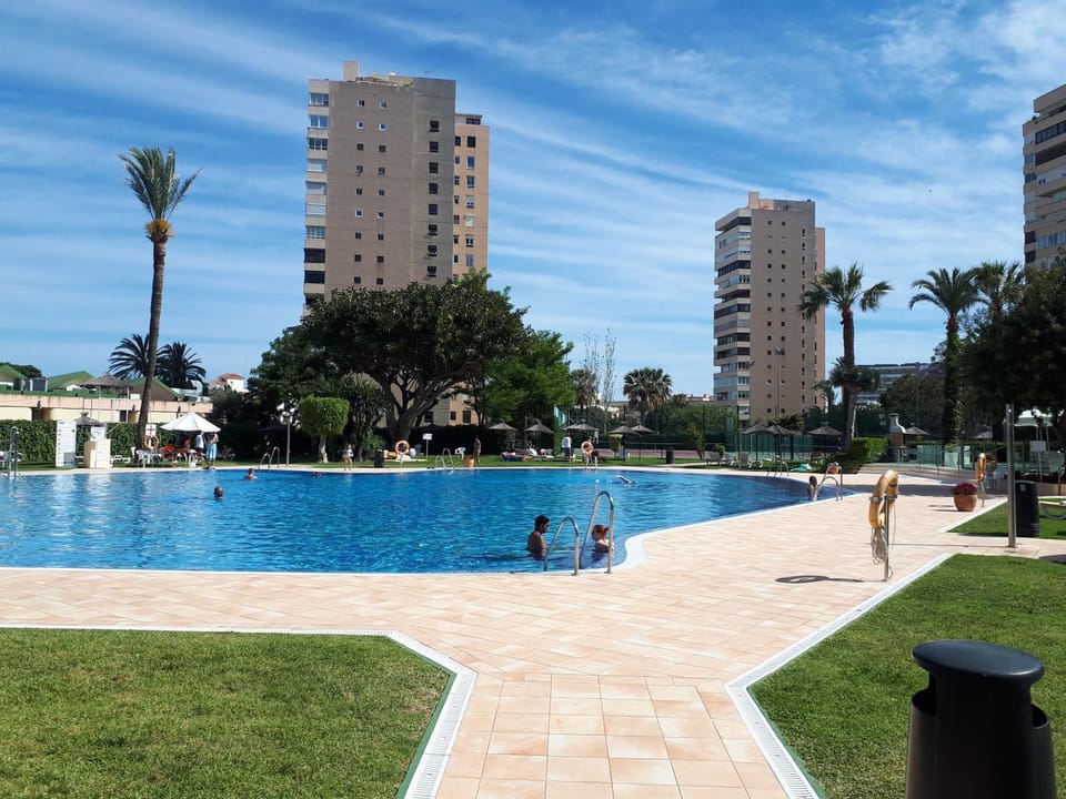 Swimming pool, Swimming pool