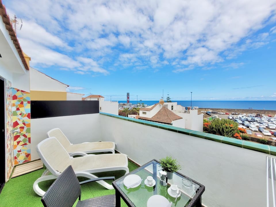Day, View (from property/room), Balcony/Terrace, Seating area, Dining area, Sea view, sunbed