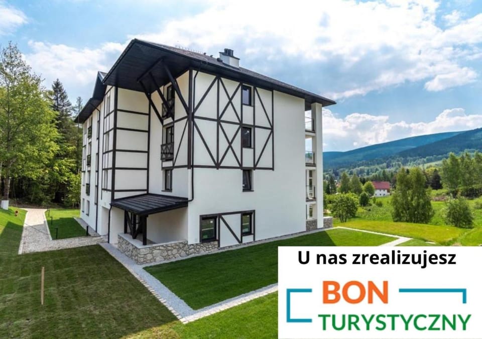 Apartamenty Amira w kompleksie Apartamenty Piano Apartment in Lower Silesian Voivodeship