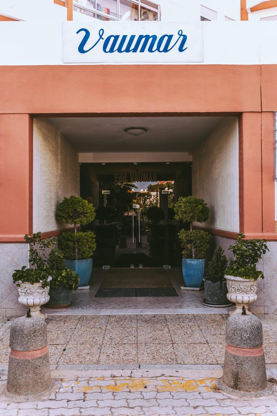 Facade/entrance