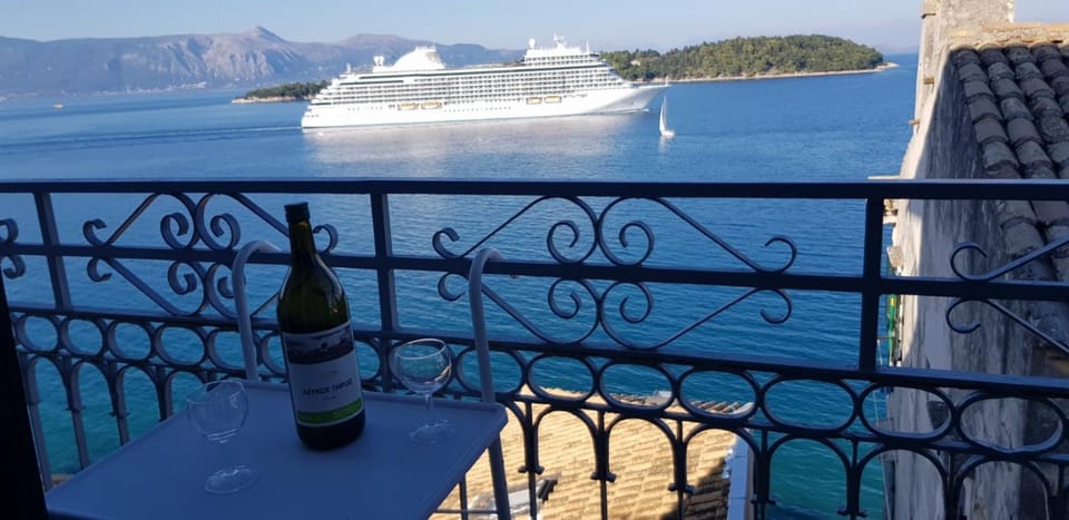 City walls sea view Apartment in Corfu