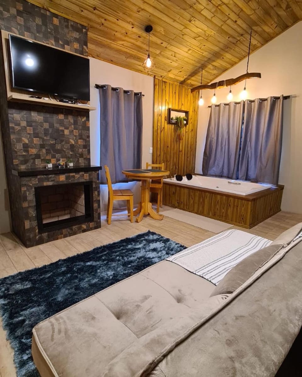 Hot Tub, Photo of the whole room, flat iron