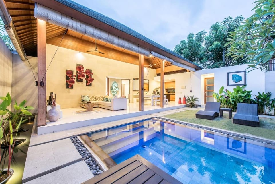 Swimming pool, Swimming pool