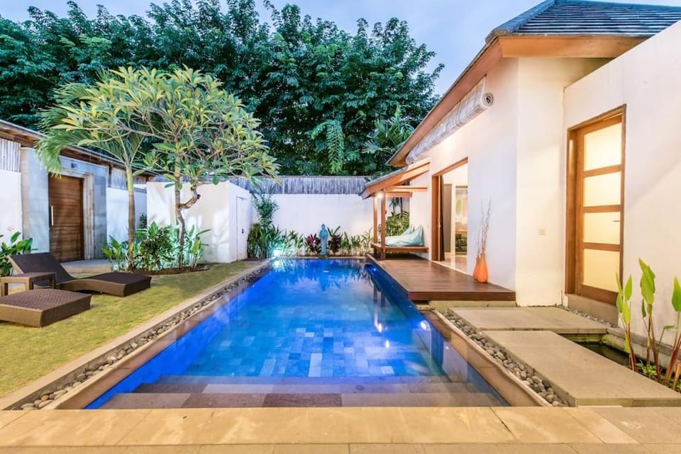 Manis, Luxury 3 Bedroom Heart of Seminyak Villa in Kuta
