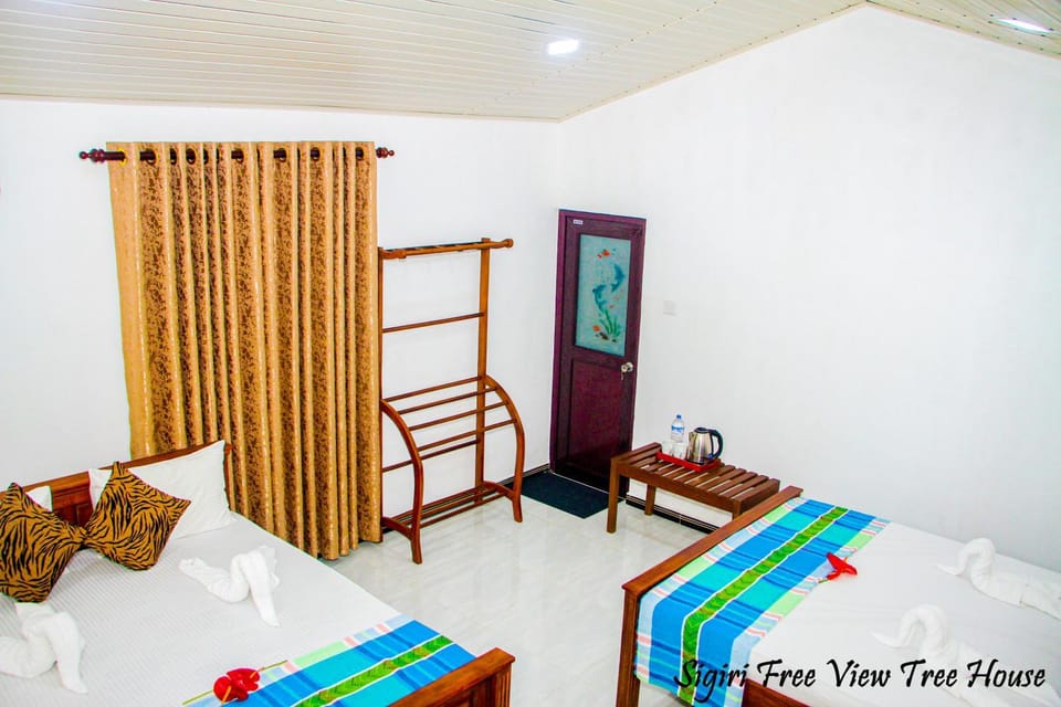 Bed, Photo of the whole room, Bedroom, Text overlay, bunk bed