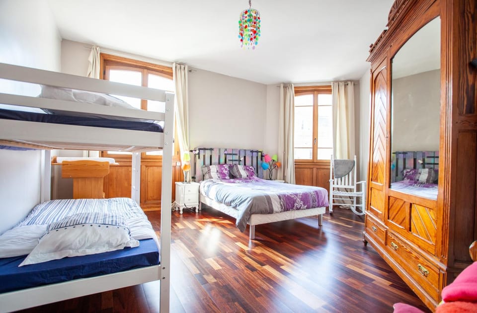 Photo of the whole room, bunk bed