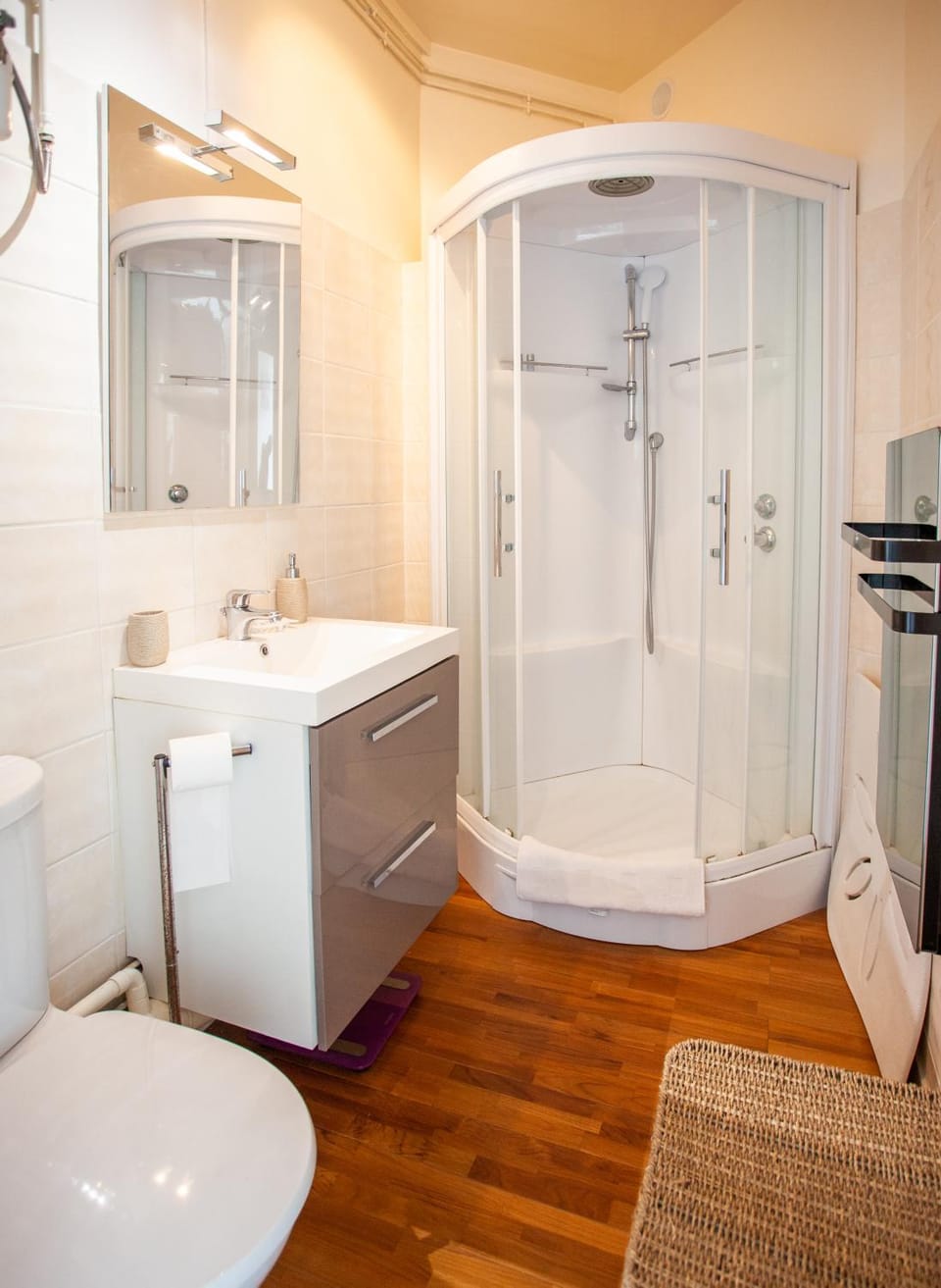 Shower, Toilet, Bathroom