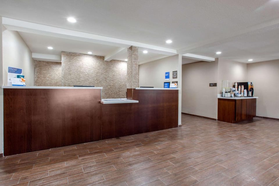 Lobby or reception, On site
