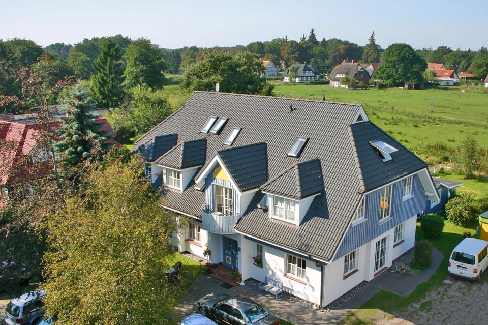 Property building, Neighbourhood, Bird's eye view