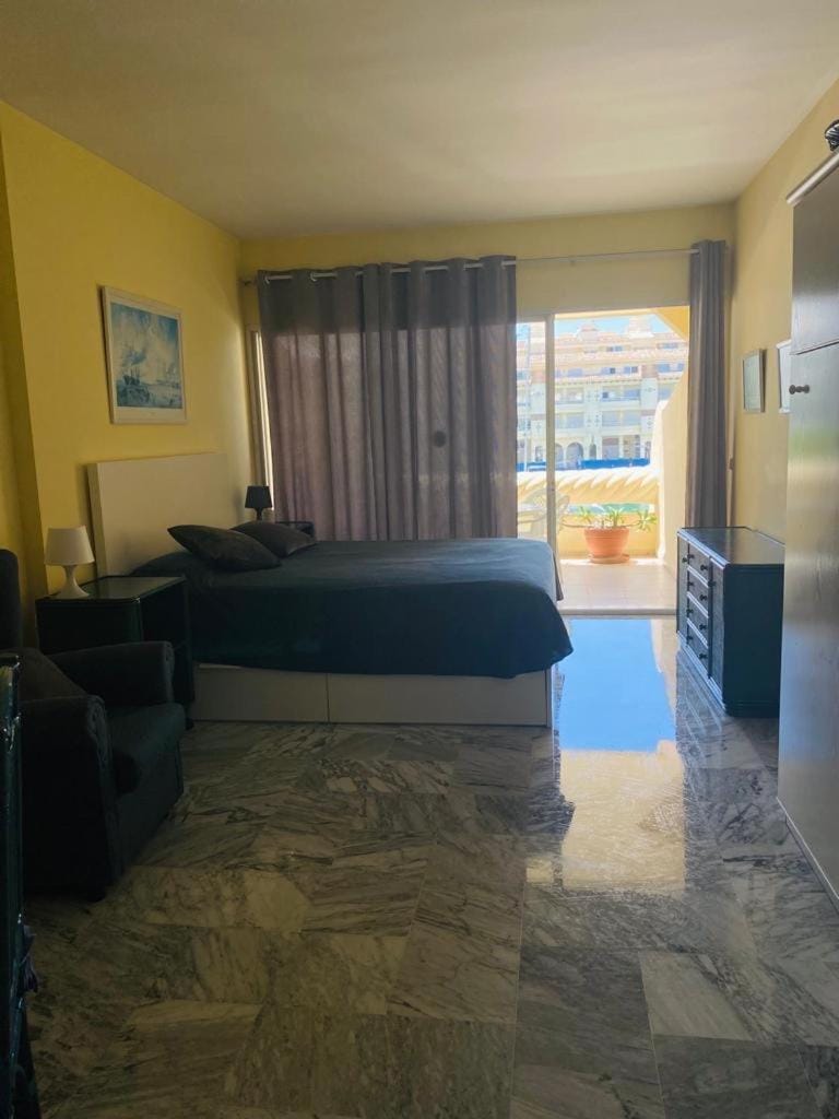 Bed, Photo of the whole room