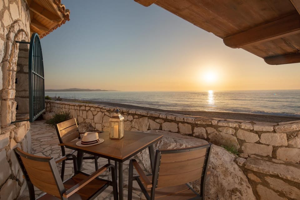 Natural landscape, Balcony/Terrace, Dining area, Beach, Sea view, Sunset