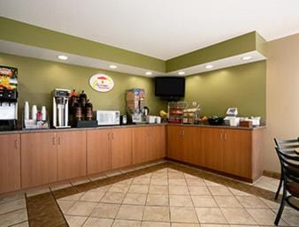 Restaurant/places to eat, Coffee/tea facilities, Food and drinks, Food, Continental breakfast