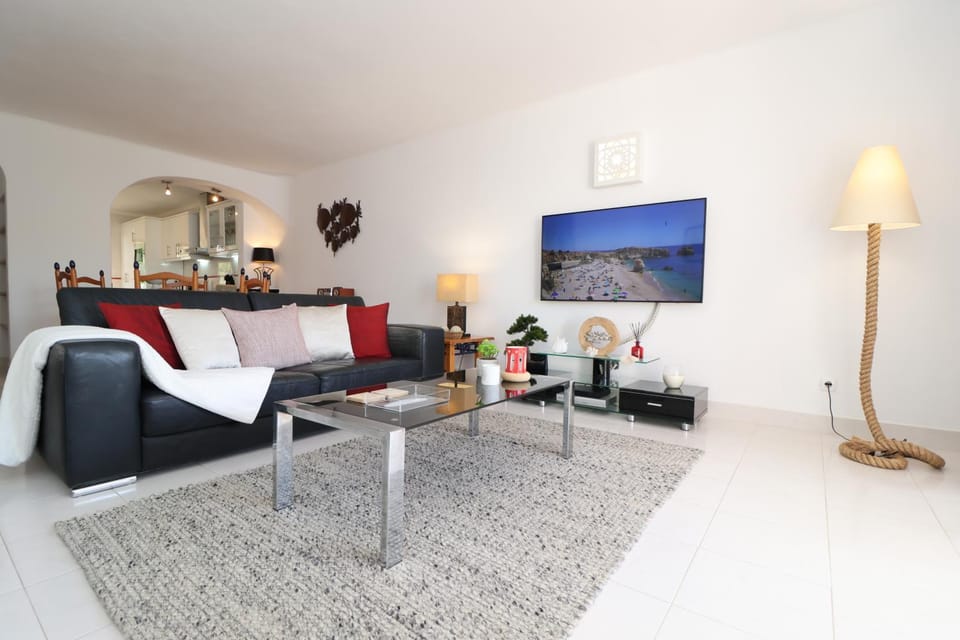 TV and multimedia, Living room, Decorative detail, Decorative detail, air conditioner, air conditioner