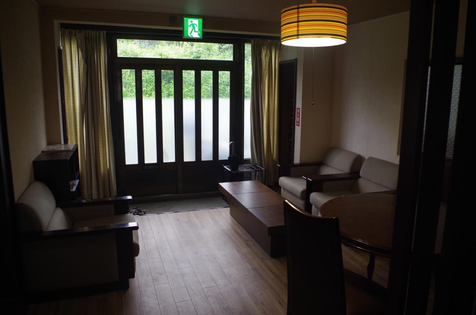Communal lounge/ TV room