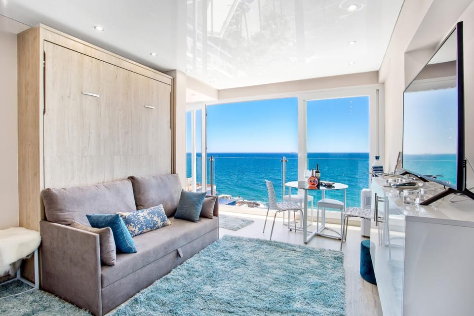 Living room, Sea view