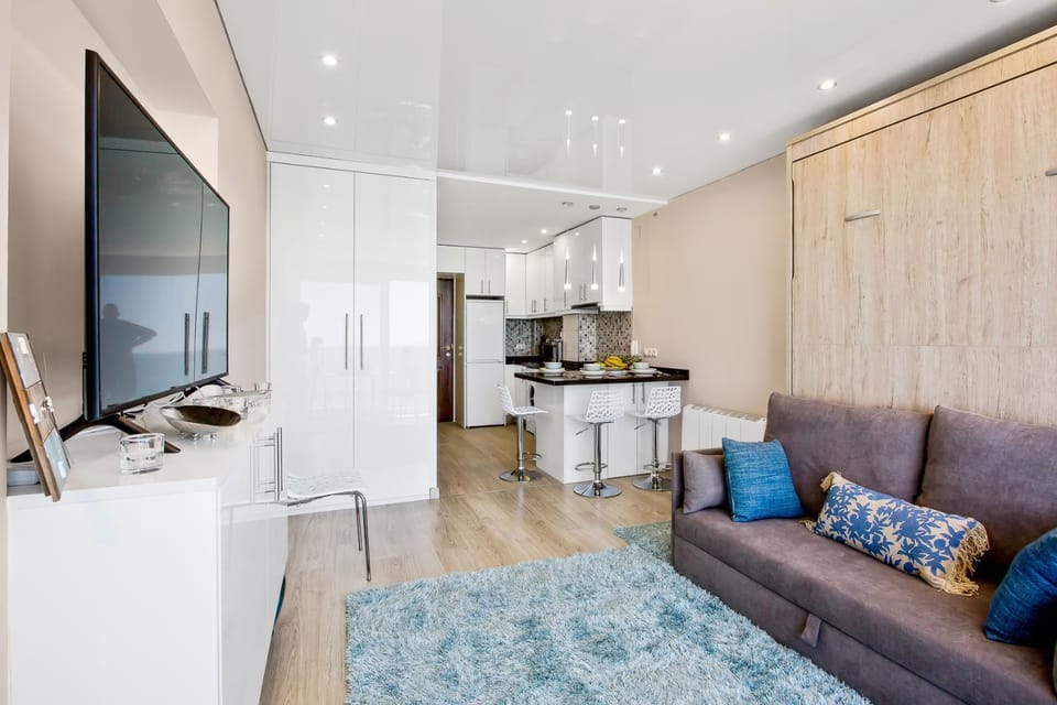 TV and multimedia, Kitchen or kitchenette, Living room