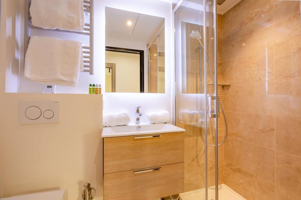 Scandinavian Urban 3 - 2BR apartment in Cannes center - close to the beach and Palais Apartment in Cannes
