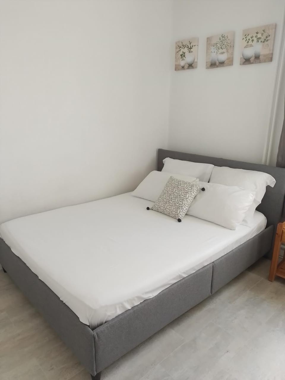 Bed, Photo of the whole room