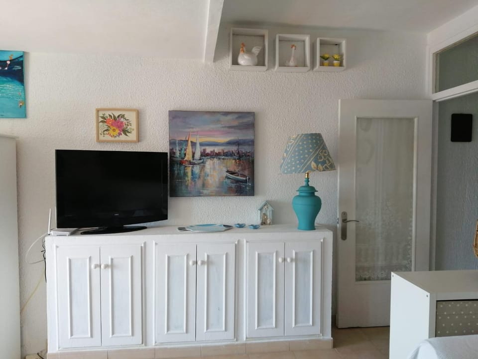 Communal lounge/ TV room, Evening entertainment