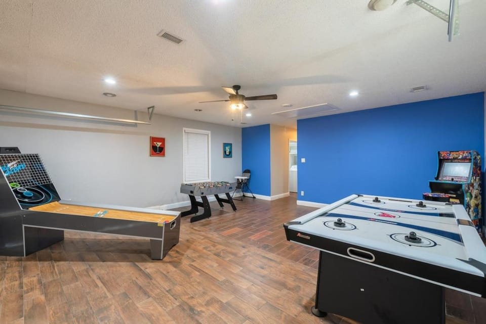 Beautiful Texas Ranch house, Game Room & Minigolf House in San Antonio