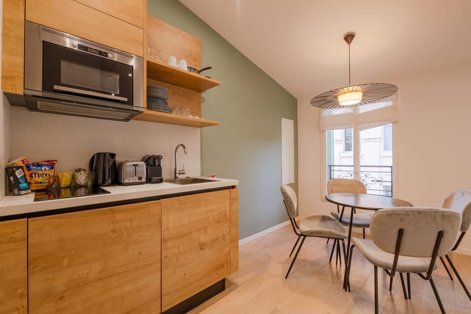 Scandinavian Urban 4 - 1BR apartment in Cannes center close to the beach and the Palais House in Cannes