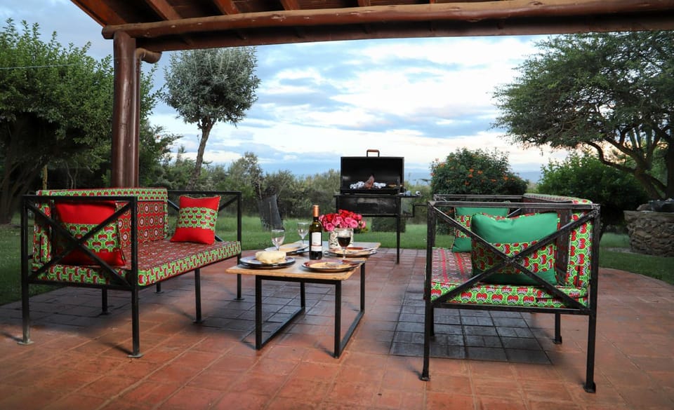 Patio, Restaurant/places to eat, BBQ facilities, Garden, Balcony/Terrace, Lounge or bar, Food and drinks, Evening entertainment, Food, Garden view, Mountain view, Drinks, Alcoholic drinks, Non alcoholic drinks