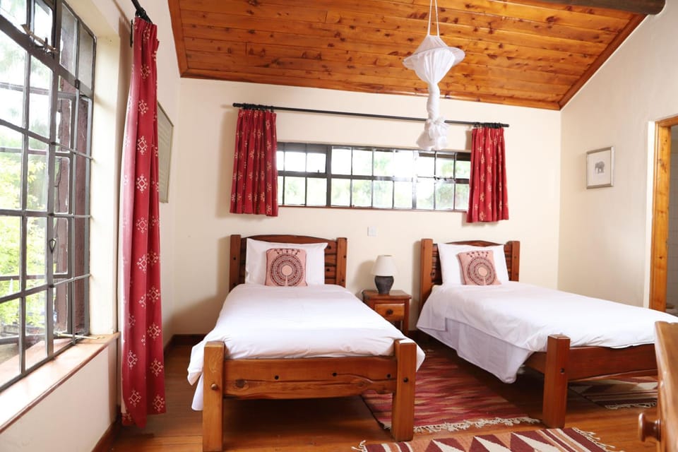 Shower, Bed, Bathroom, Photo of the whole room, Bedroom