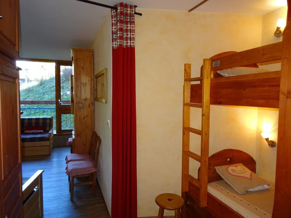 Studio rénové Arc 1800, proche pistes, animaux acceptés - FR-1-411-94 Apartment in Landry