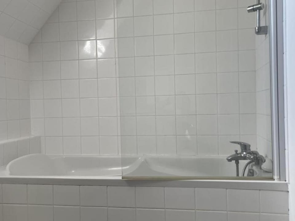 Pavillon de Chasse Rénové avec Wifi et Animaux Acceptés - Trévol - FR-1-489-223 House in Auvergne-Rhône-Alpes