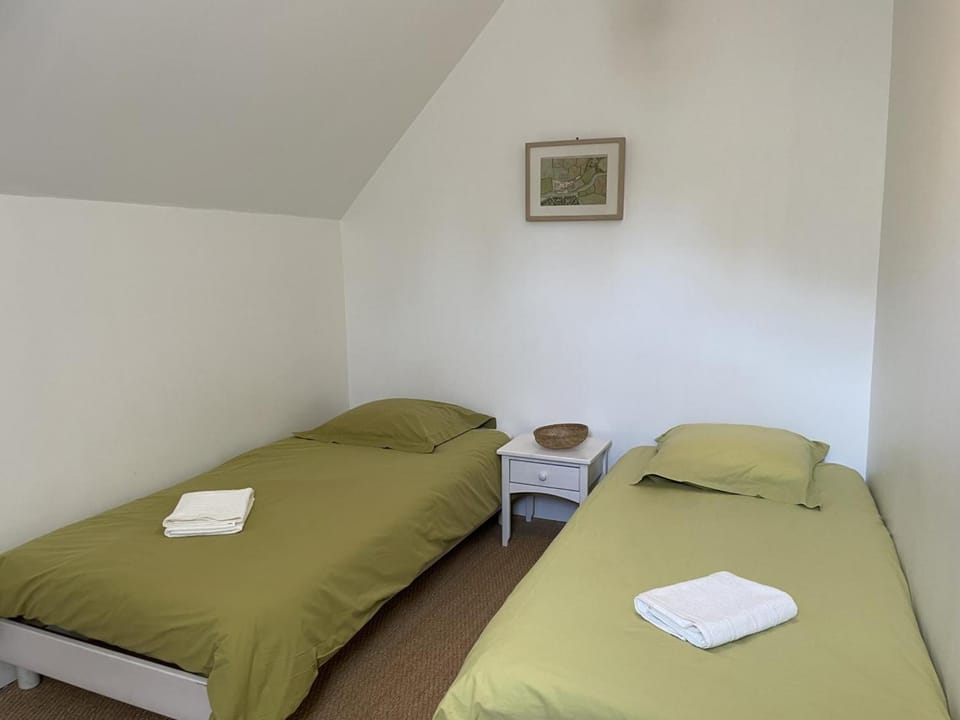 Pavillon de Chasse Rénové avec Wifi et Animaux Acceptés - Trévol - FR-1-489-223 House in Auvergne-Rhône-Alpes