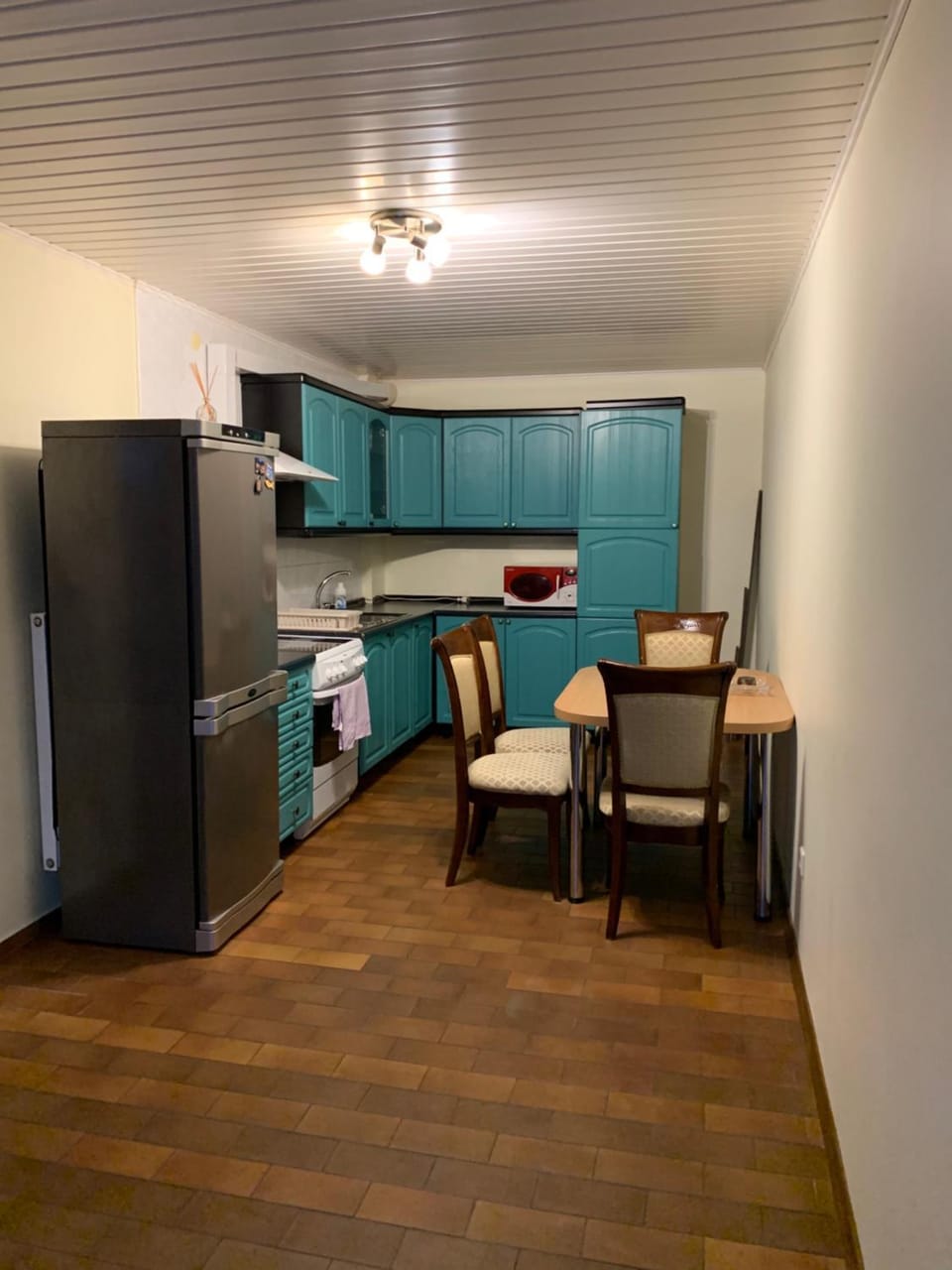 Kitchen or kitchenette, Dining area, oven, stove