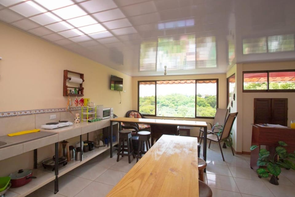Kitchen or kitchenette, Communal kitchen