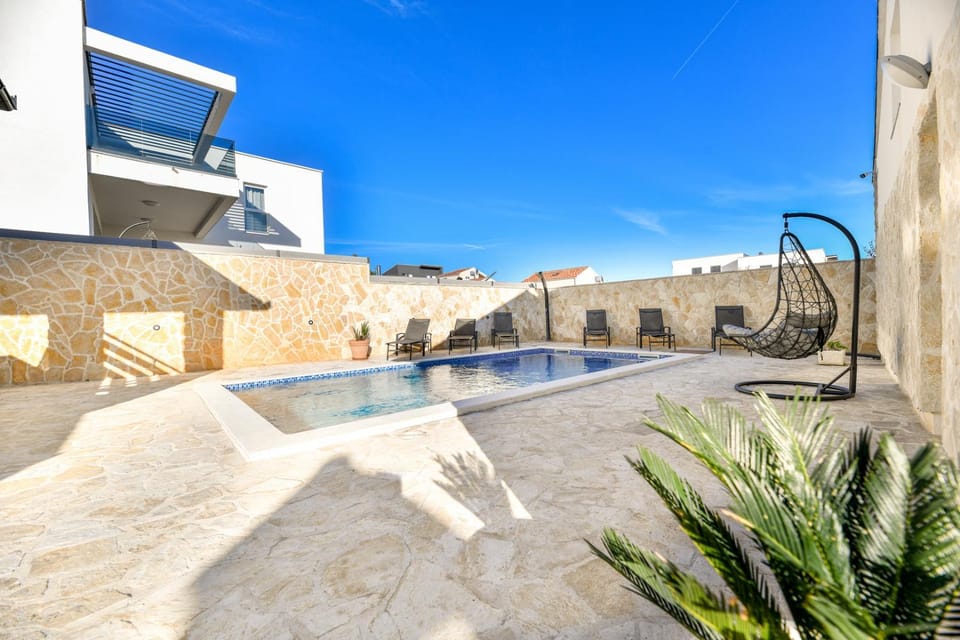 Property building, Swimming pool