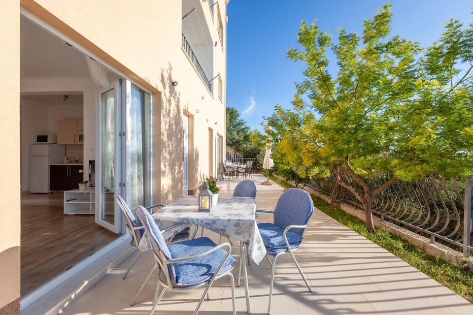 Patio, Day, View (from property/room), Balcony/Terrace
