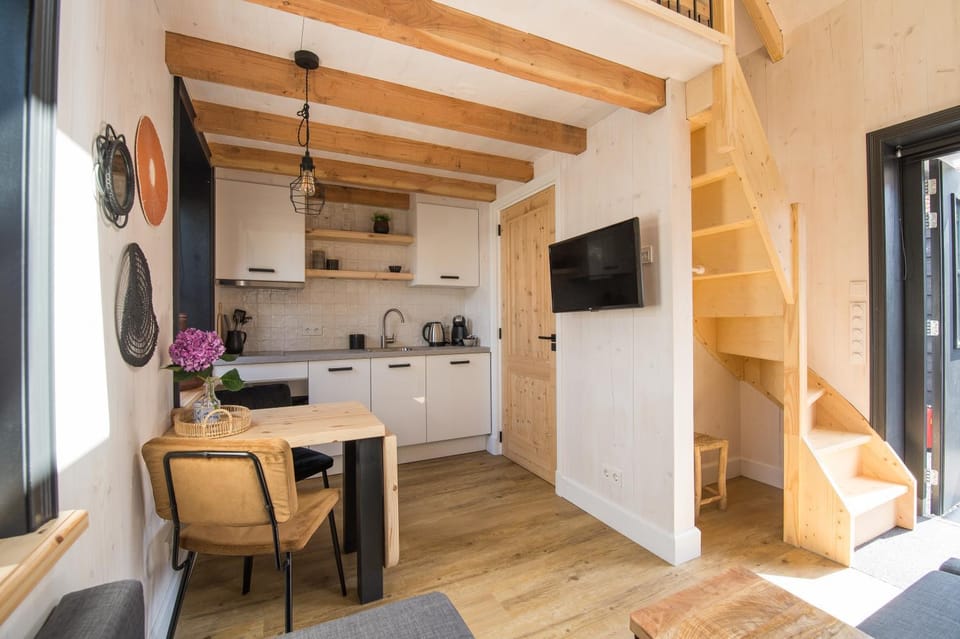 TV and multimedia, Kitchen or kitchenette