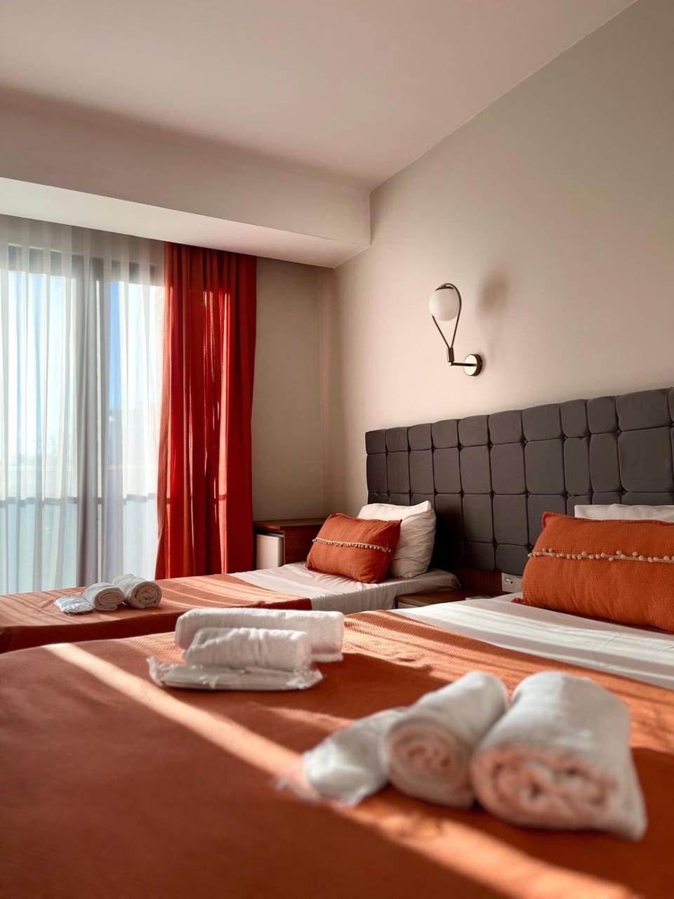 Bed, Photo of the whole room, Bedroom, towels