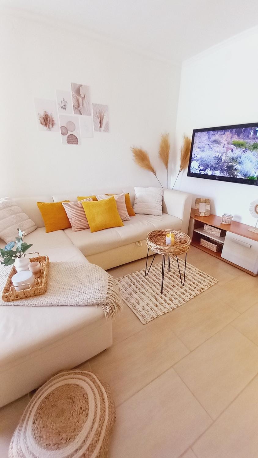 Communal lounge/ TV room, TV and multimedia, Living room, Seating area