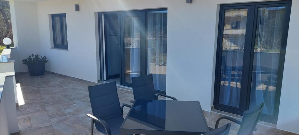 Holiday apartments Cecilija Apartment in Supetarska Draga